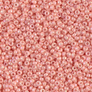 10gr Rocailles Miyuki 11/0 Opaque tea rose luster 596